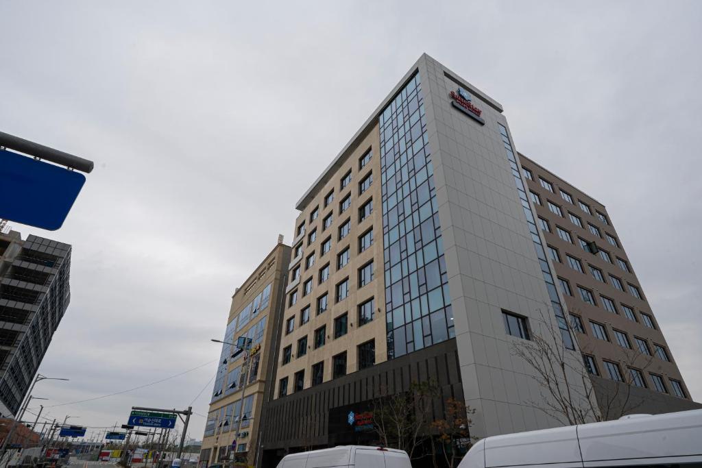 Surestay Plus Hotel By Best Western אסאן מראה חיצוני תמונה